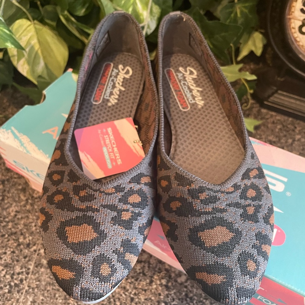 Sketchers Stretch Fit Slip-on shoes